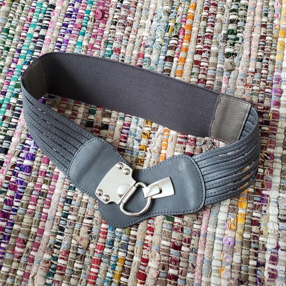 Accessories - Modern Grey Faux Leather Belt w/ Silver Buckle